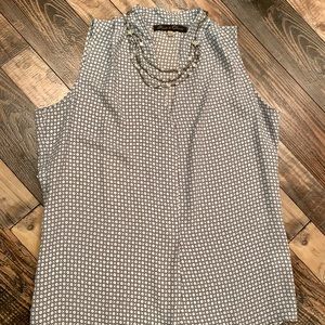 Fantastic sleeveless blouse!